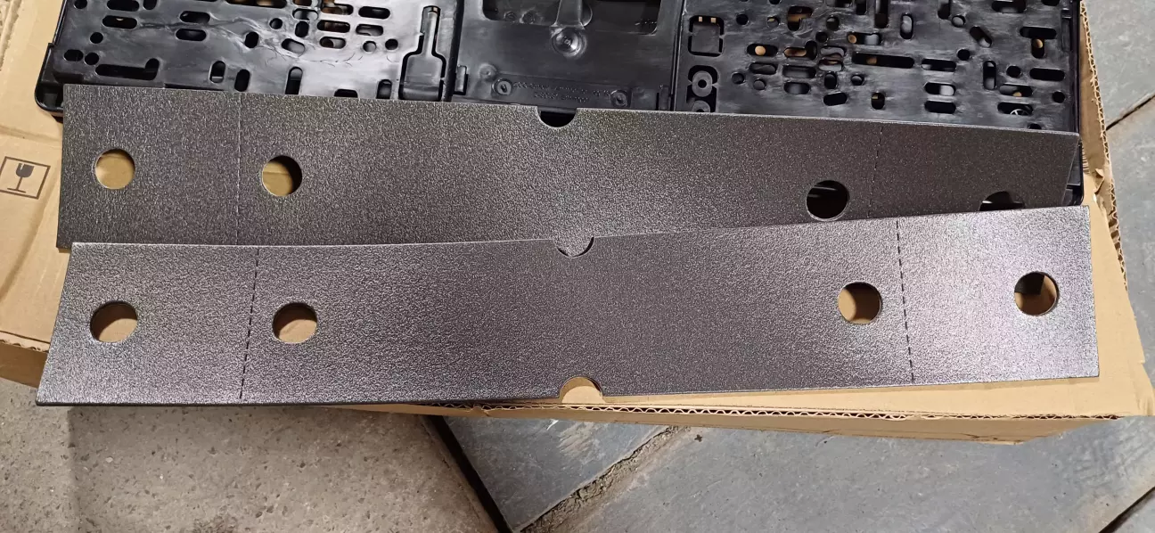 Комплект оригінальних антишумних підкладок під номерну рамку від SKODA