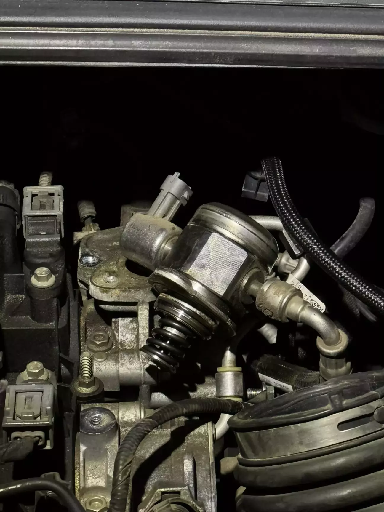 Знятий ПНВТ. Дуже легко знімається.