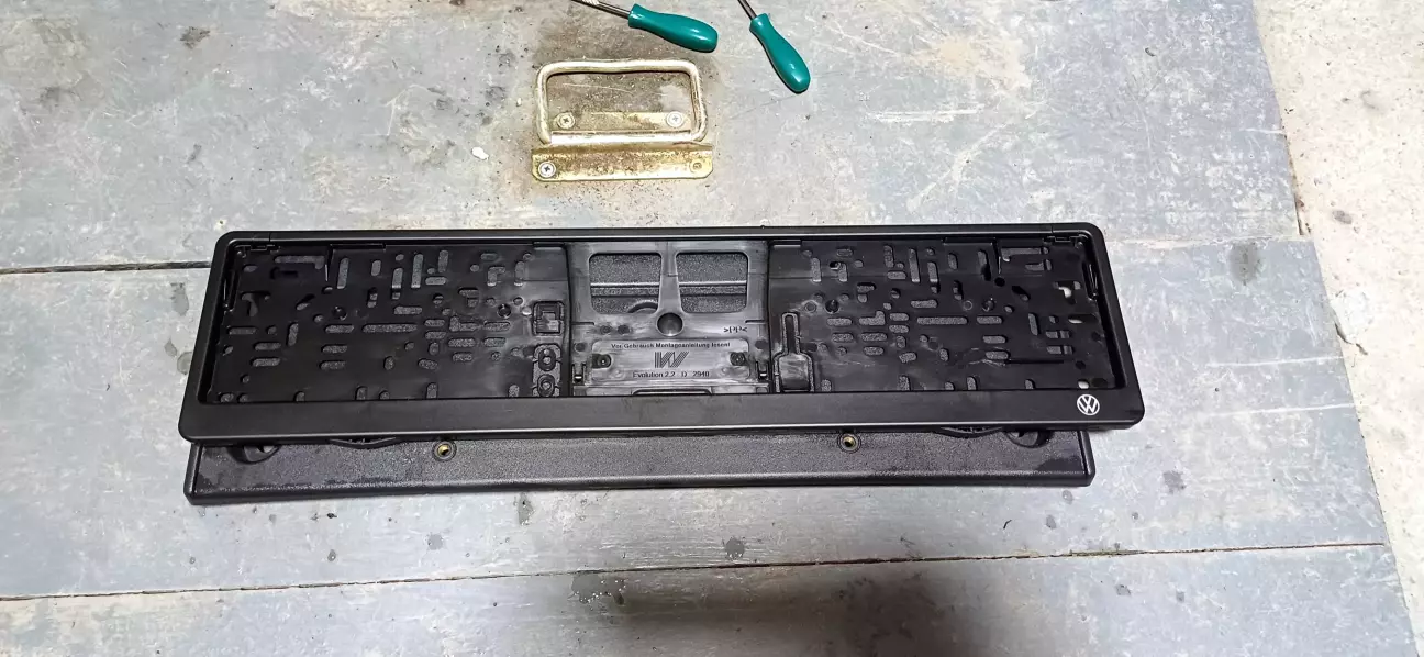 Порівняння китайського подіума під номер і рамки з номером європейського (українського) стандарту