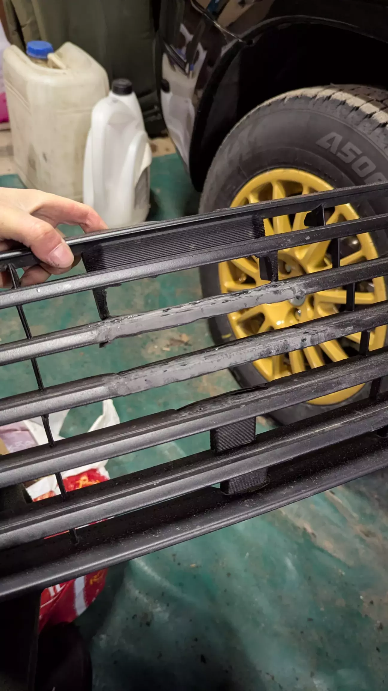 Трішки пройшла гравером і наждачною Р320 для форми