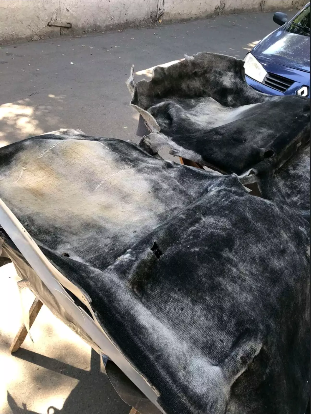 Ковдра чорний бу після перших шарів фарби