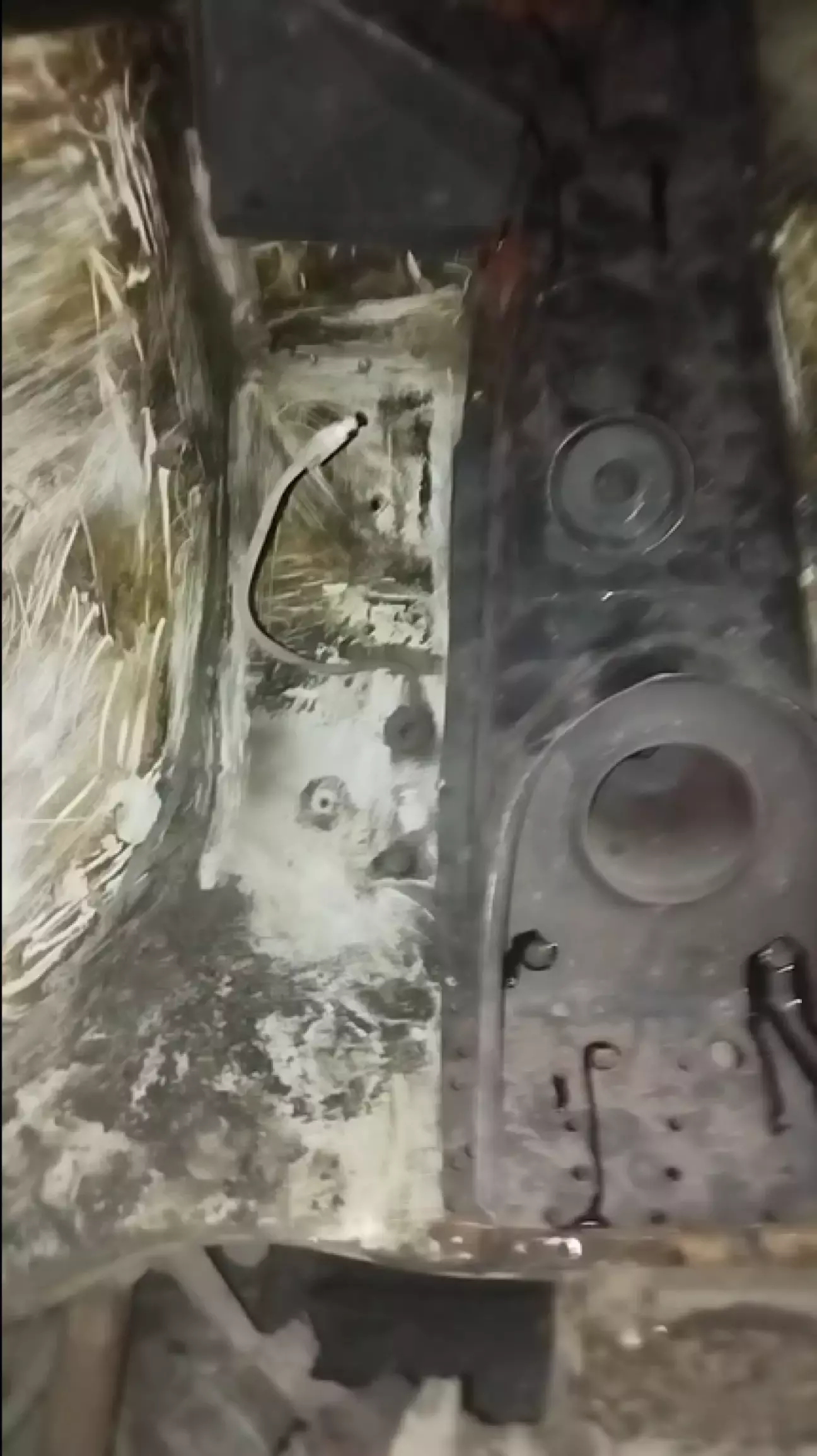 Примірка передньої правої стійки.