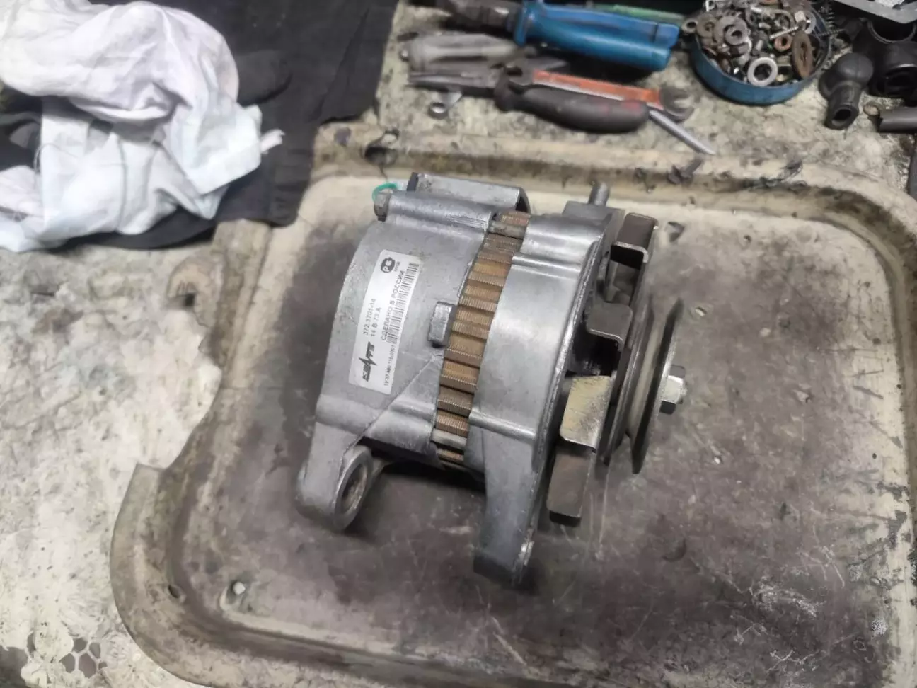 Гена після ремонту на столі в майстра