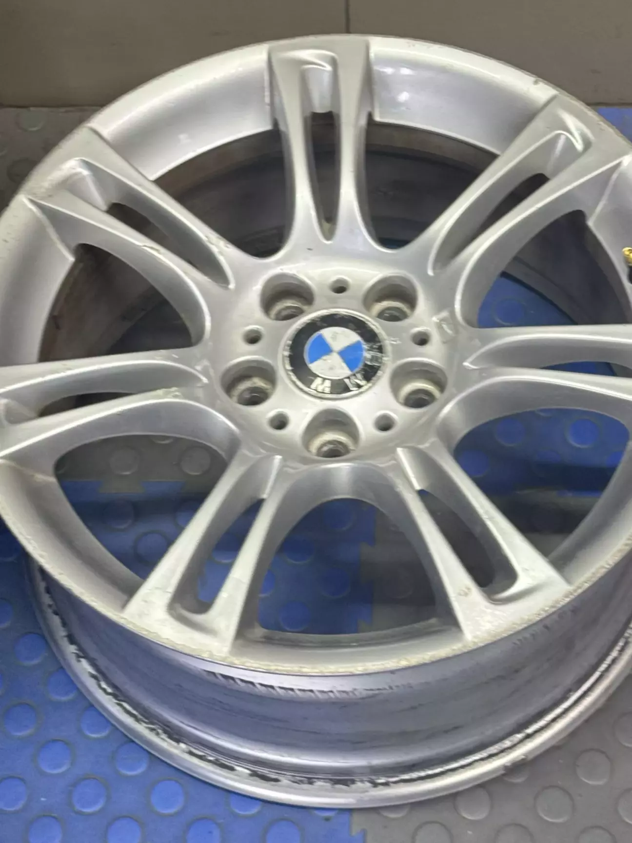 это самый красивый на фоне остальных