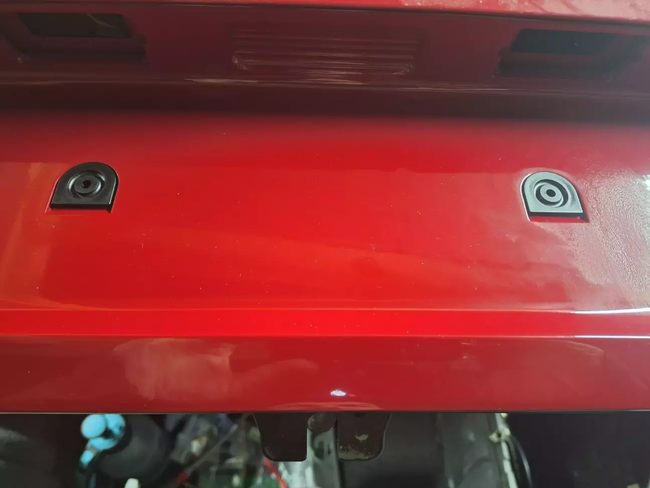 Закладні що тримають пластикову накладку