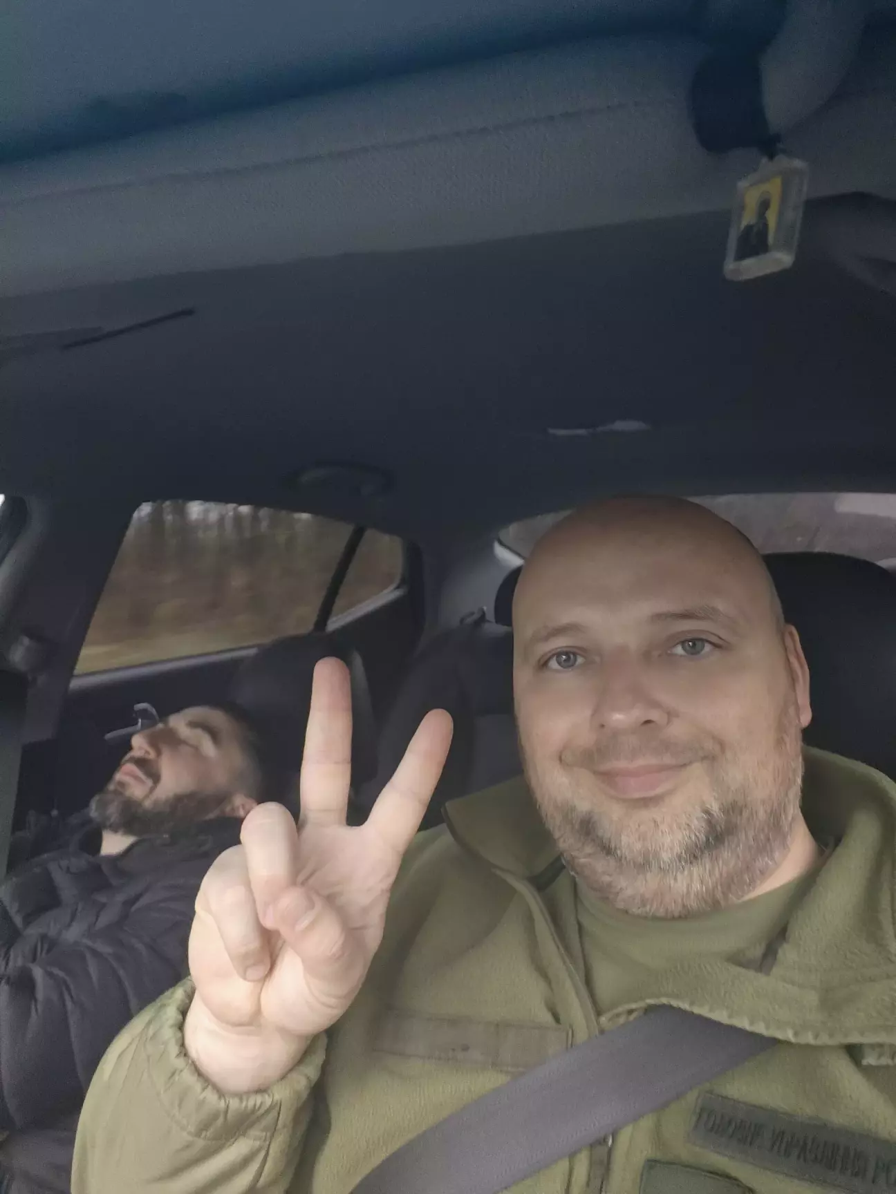 мій помічник висипався перед поїздкою додому