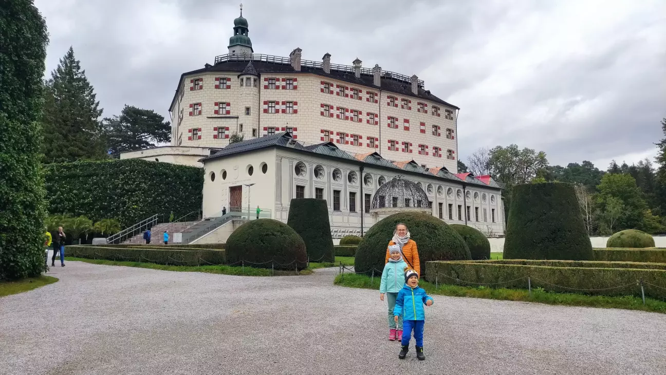 верхній замок та іспанська зала