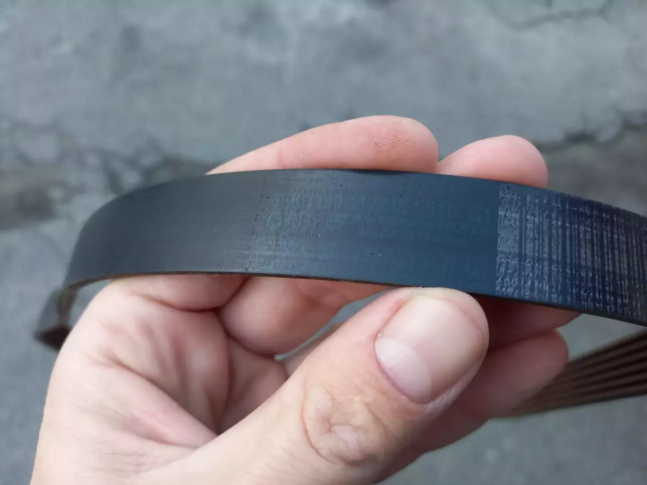 Там майже не видно, але стояв Хатчінсон