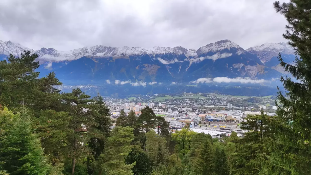 вид з верхнього замку на місто
