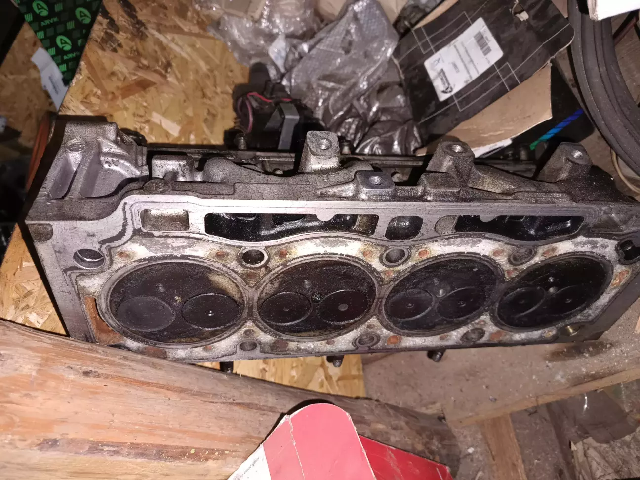 Гбц з мого старого двигуна,різьби цілі бажано замінити сальники клапанів 4000грн