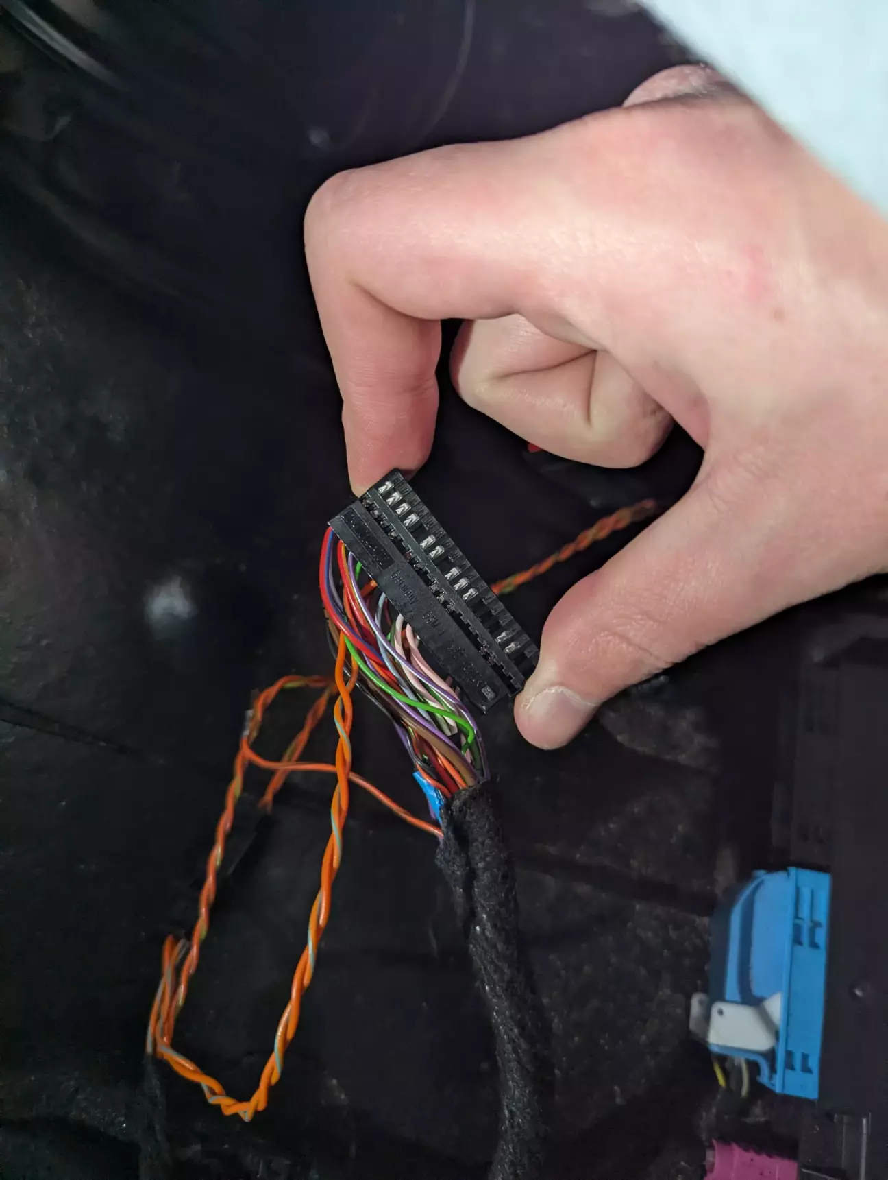 Тут хтось вже був. Можливо при встановленні нових ліхтарів