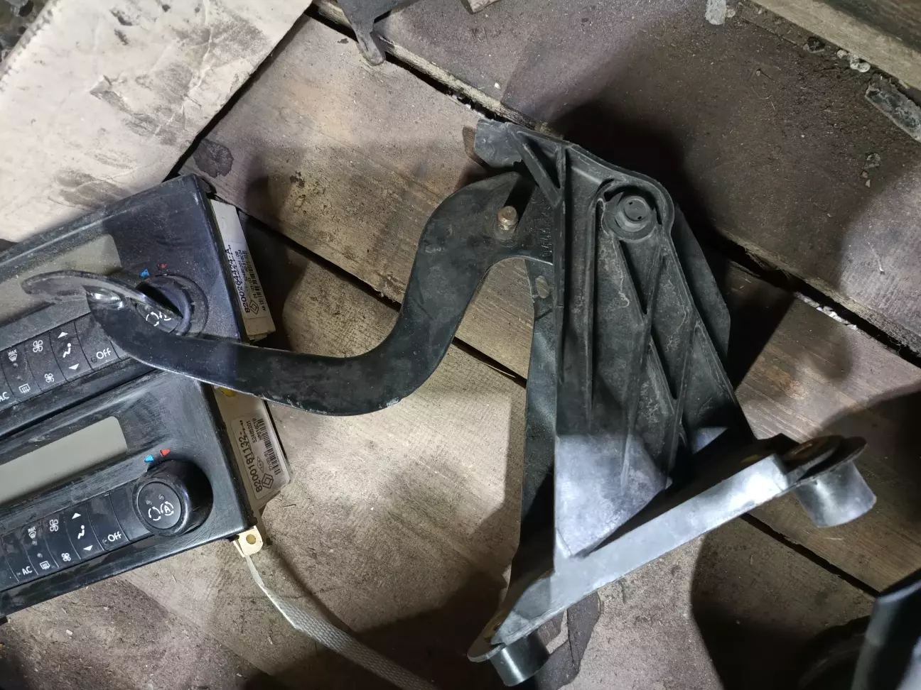 Педаля зчеплення,одне місце під жабку виламане, 400грн