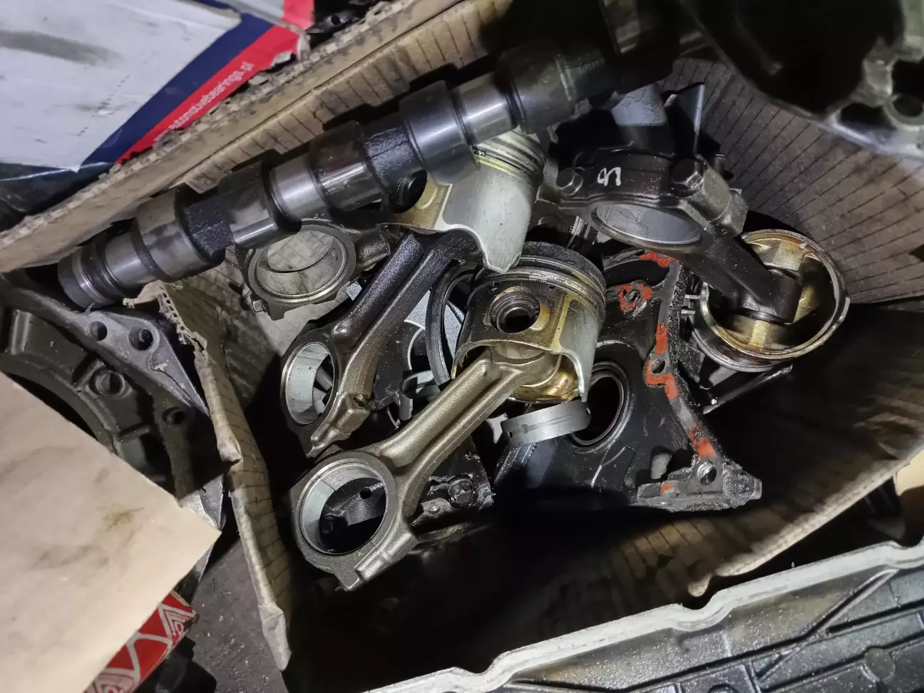 Деталі двигуна