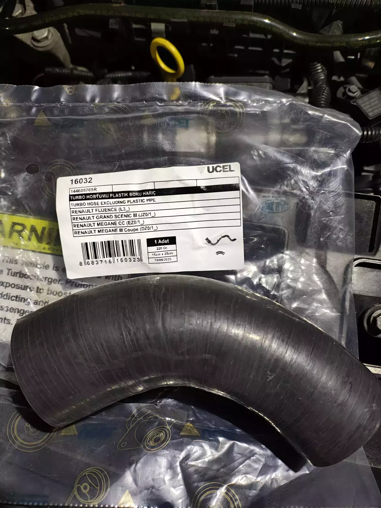 Новий патрубок Ucel Турція(на вигляд і дотик дуже схожий на оригінал) тому вибрав саме його.