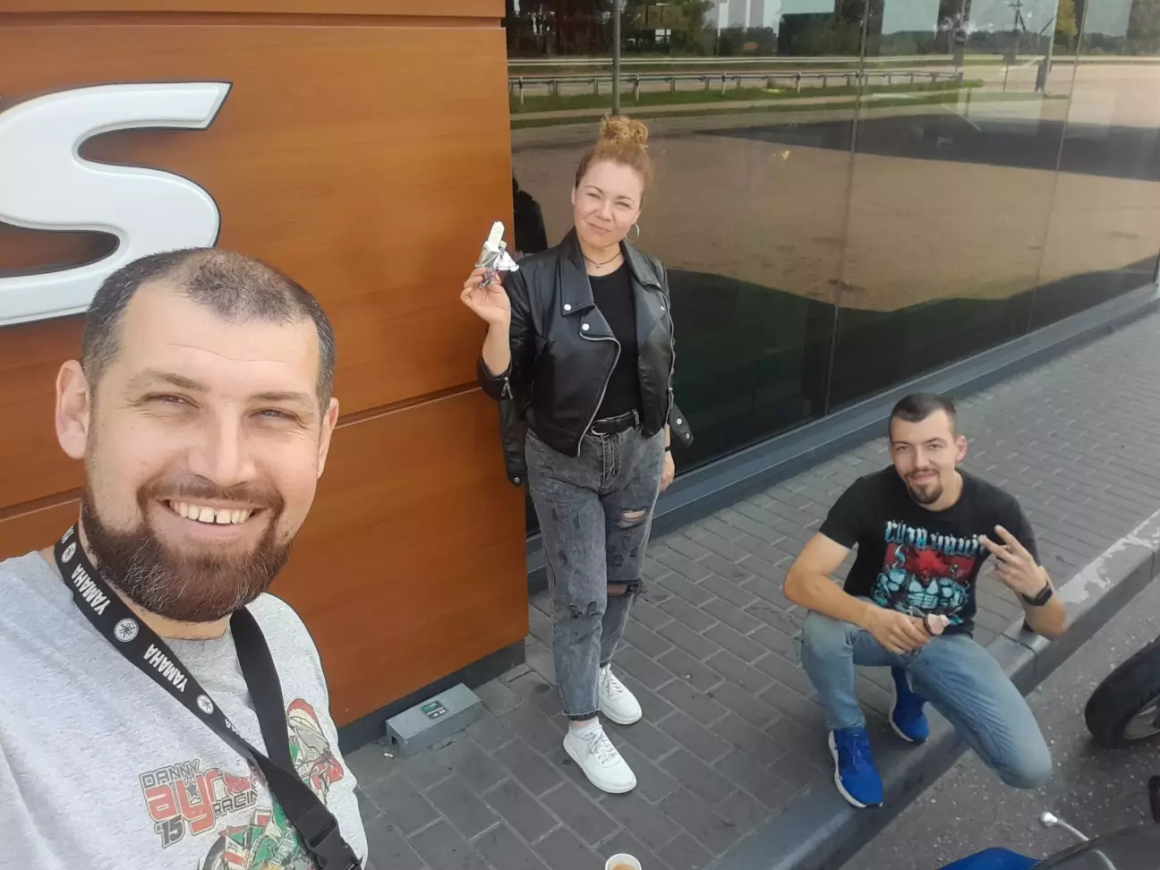 По дорозі перекус, життя налагоджується