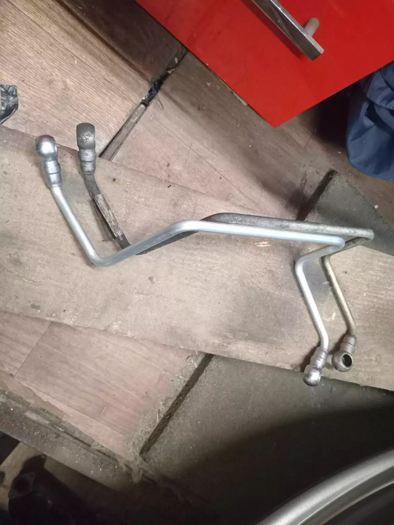 Масляний патрубок старий і новий