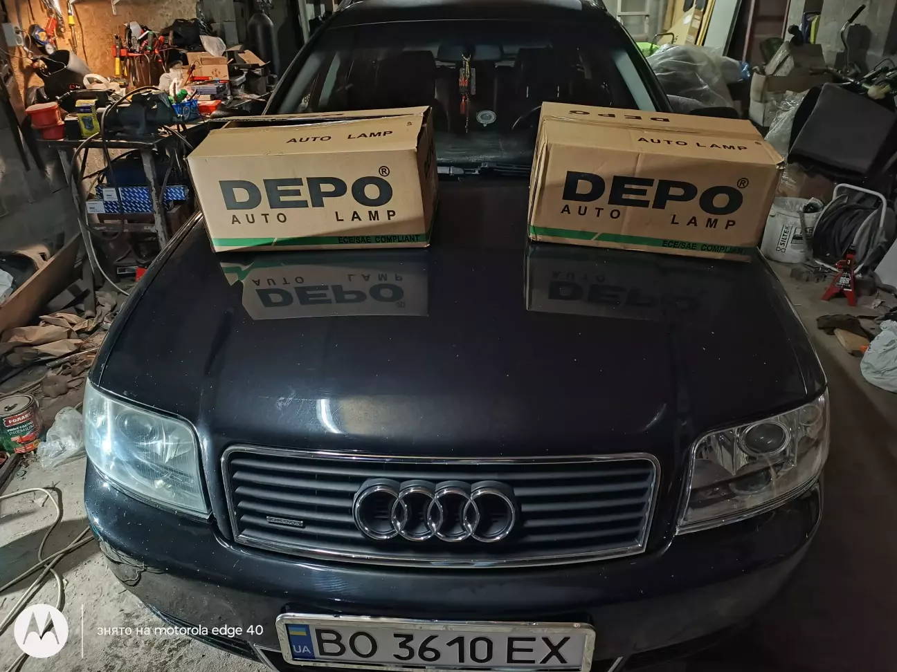 Нові фари чекають на встановлення