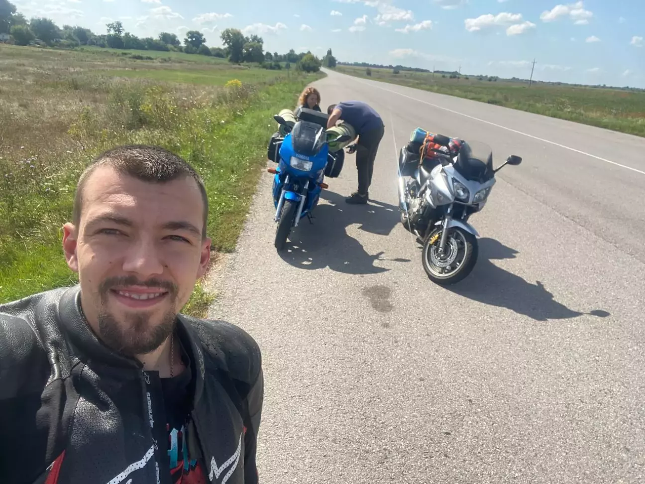 А то я на задньому плані ув'язую по новій каримати.