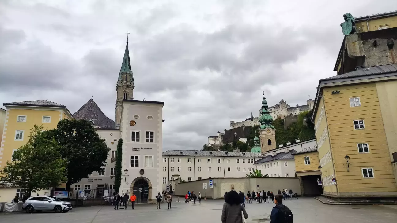 вид на абаство, фортецю, стару резиденцію...