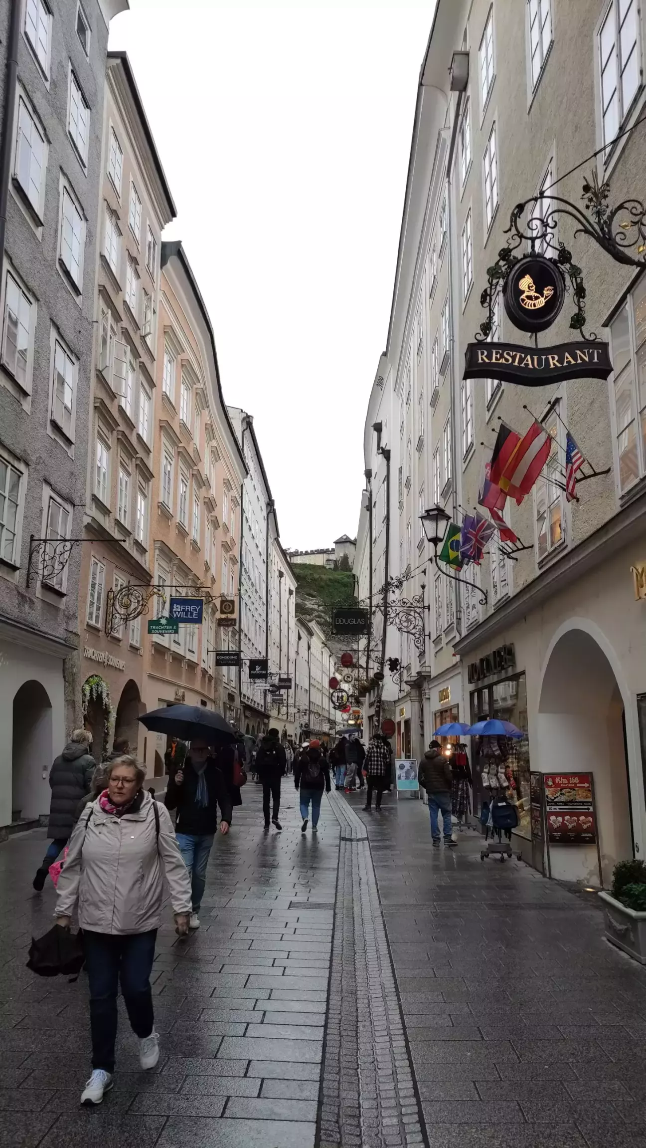 пішохідна вуличка в старому центрі