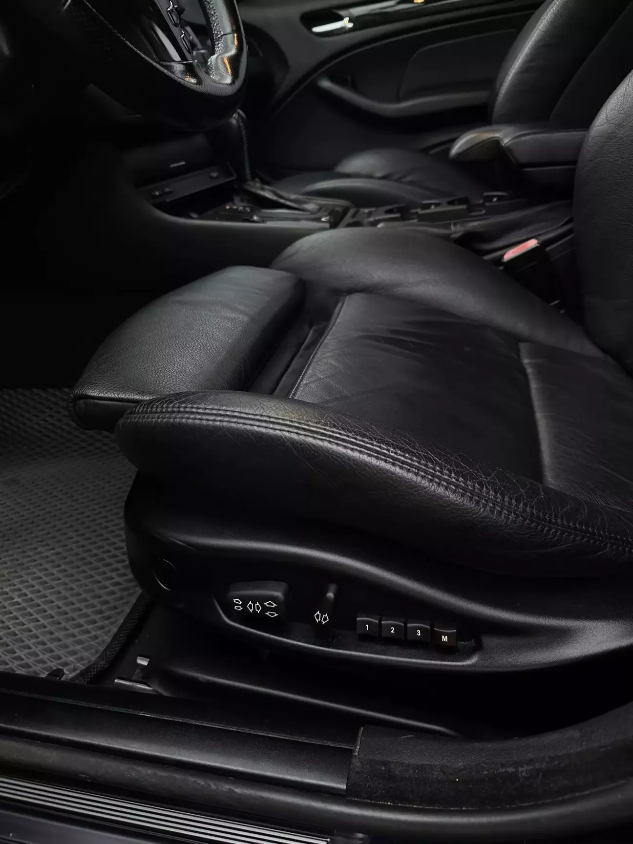 пройшло ще 1 рік і я просто купив електро салон шкіряний🤣