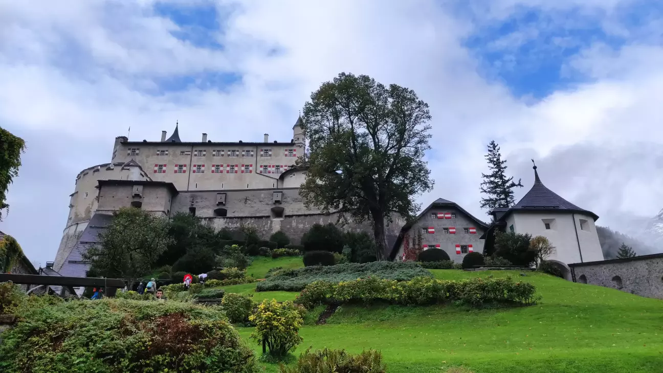 ми навіть побачили шматочки блакитного неба над фортецею