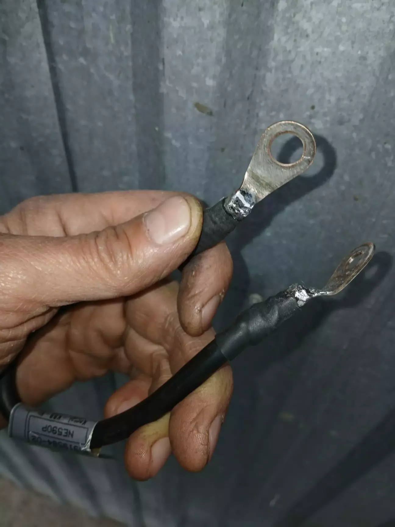 Оригінальний провід додатково оброблено шляхом паяння в місці обжиму клеми