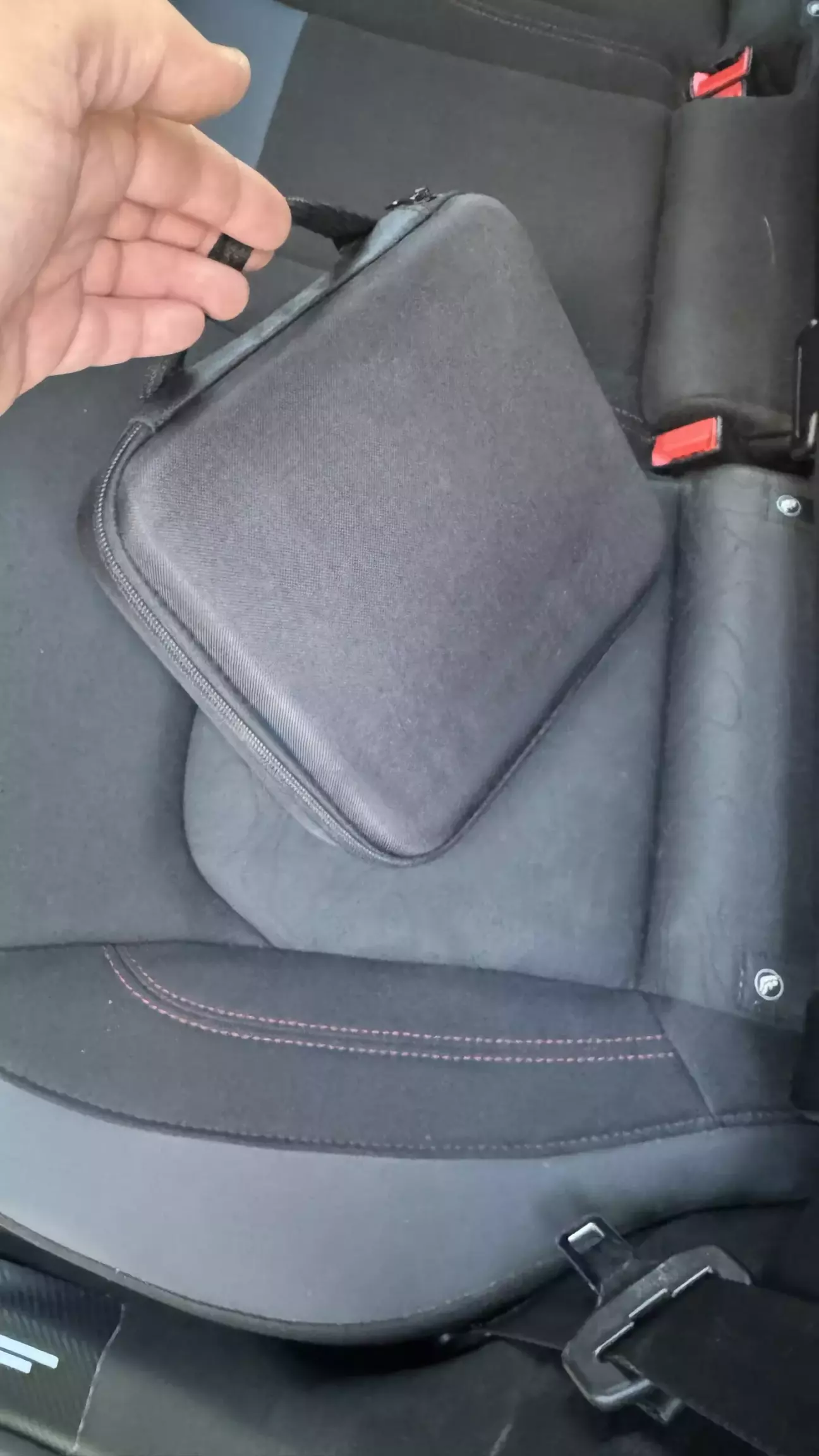 Сумку купляв окремо