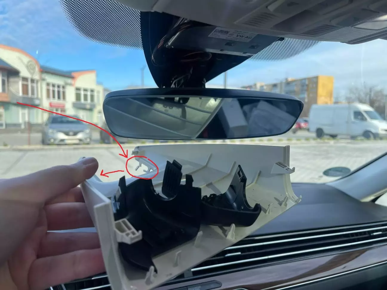 Відламав два вушка, які для нас є дуже важливими