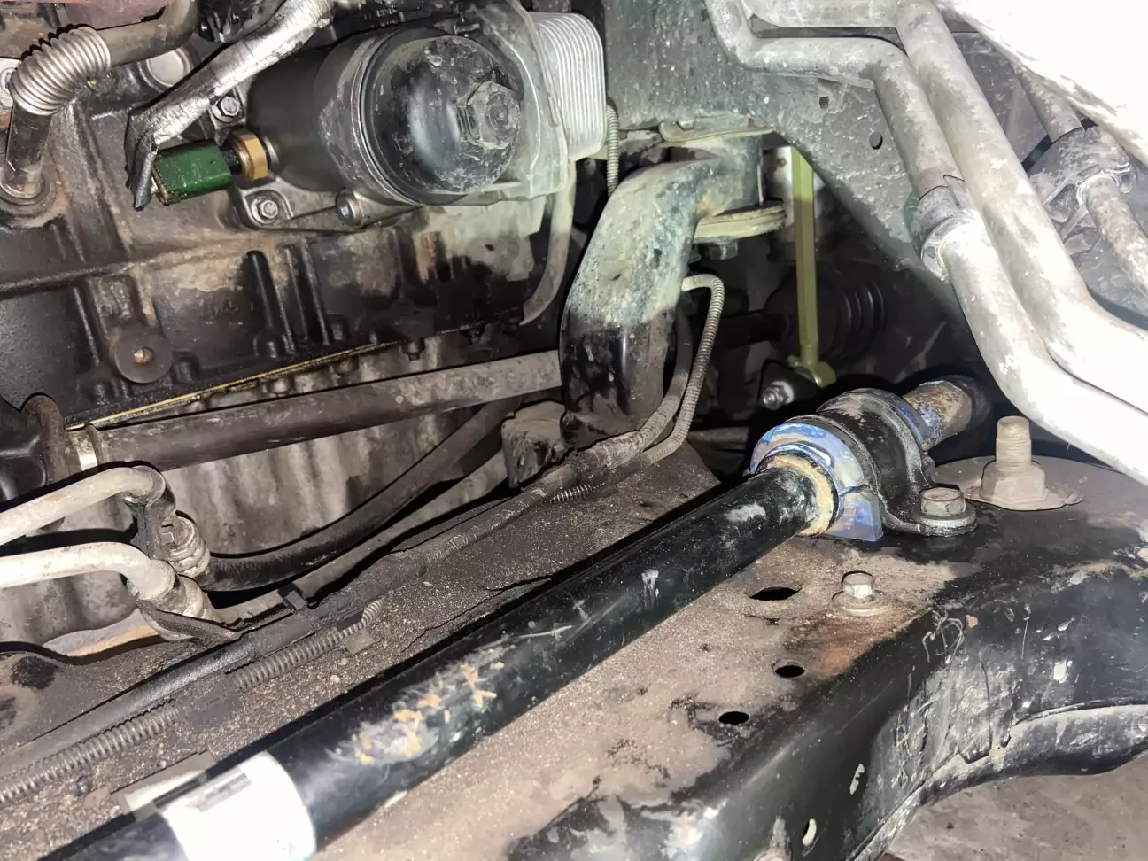 Видно характерний для MOOG синій колір гуми