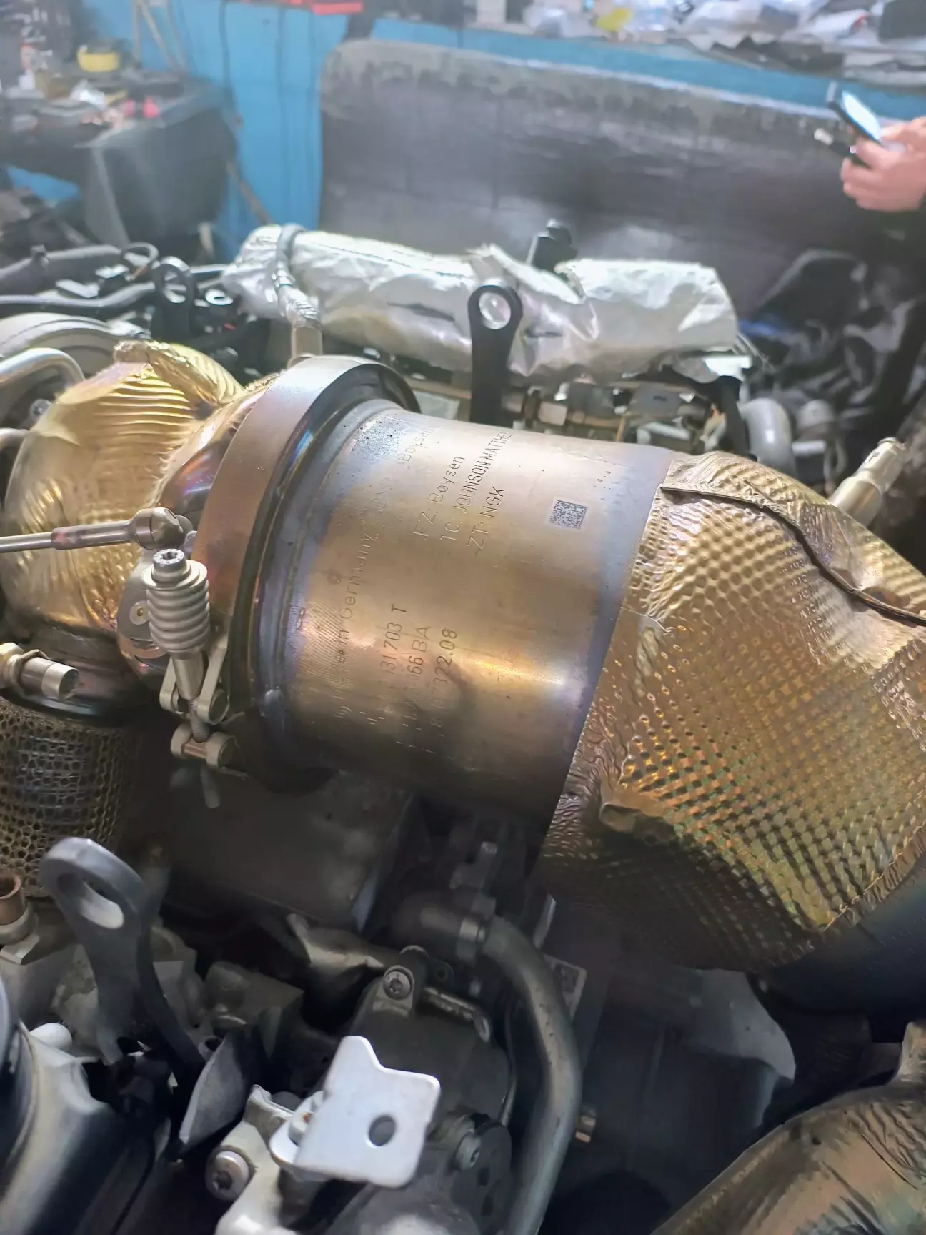 і ось таку турбу поставити....і в косомос....з ауді Vобразний двигун, турба в розвалі..мабуть 3.0