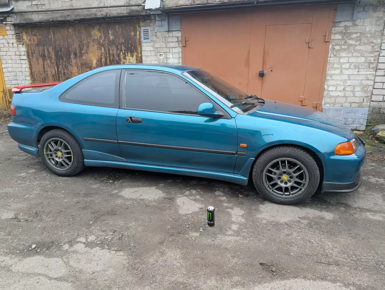 Монстер для серйозності ситуації