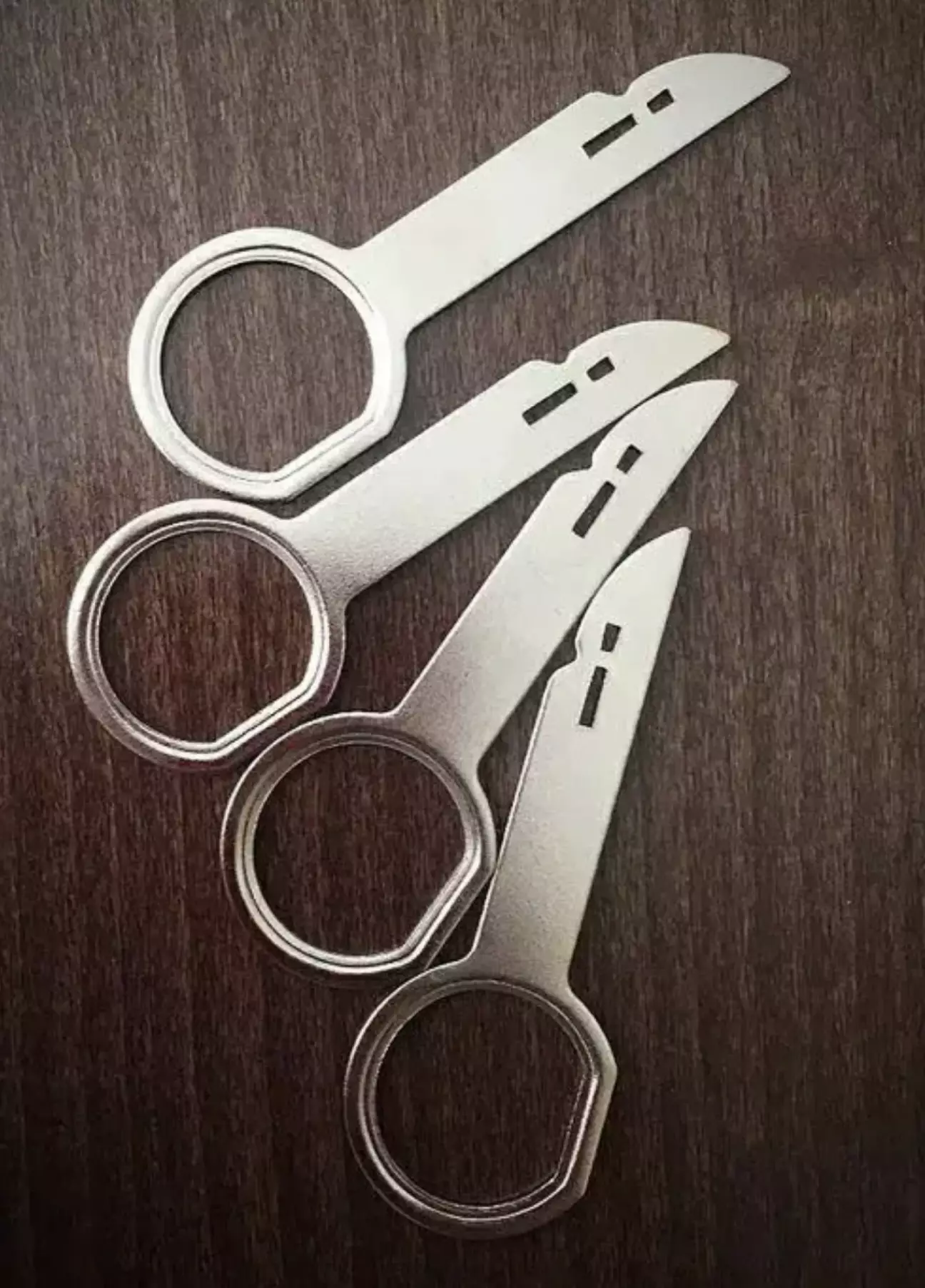 Якщо у Вас є лише 2, то це буде порнографія )))