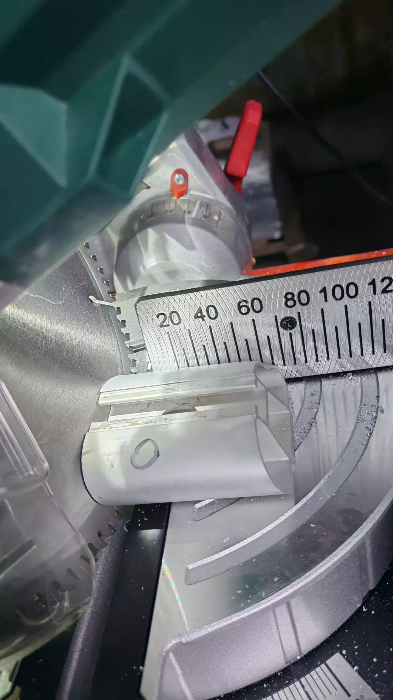 Підрізка на 70 мм передньої рейки...