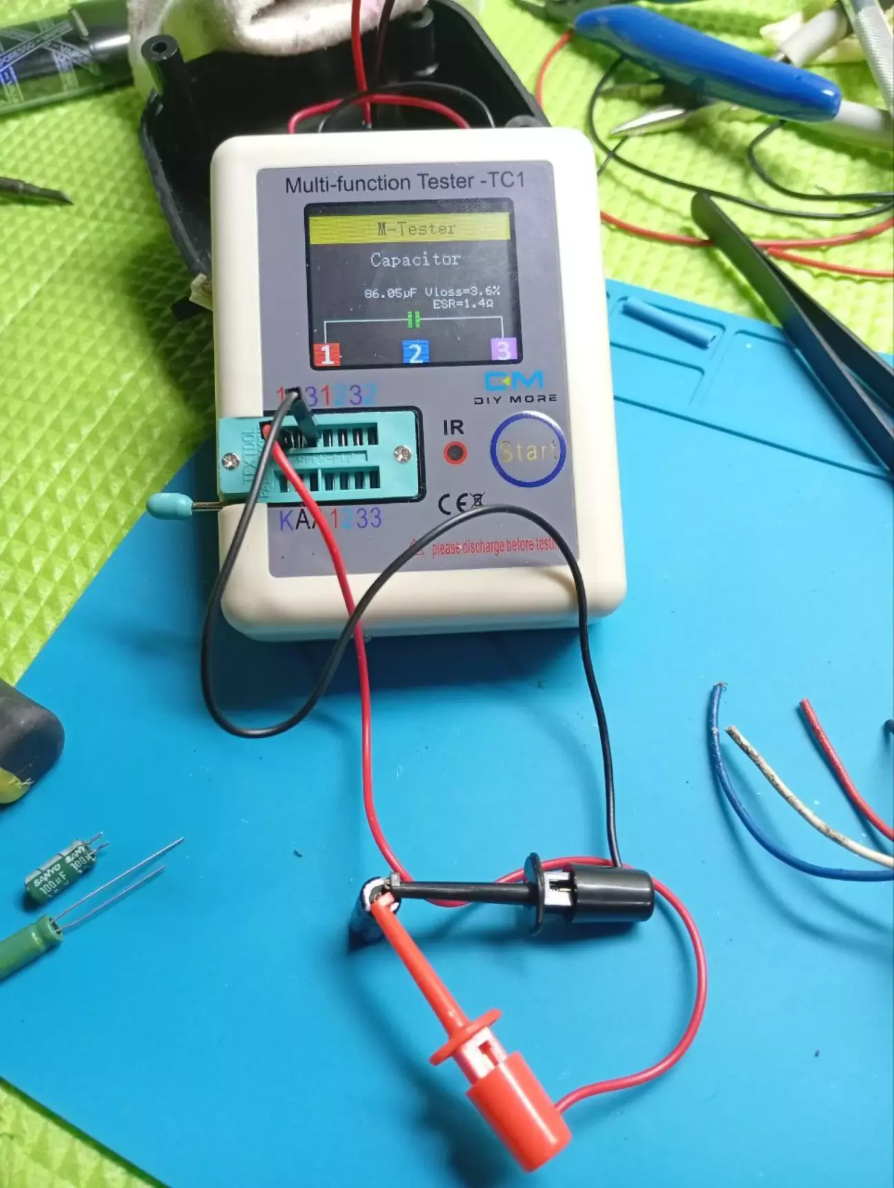 Конденсатор був дохлий на платі, замінив на новий