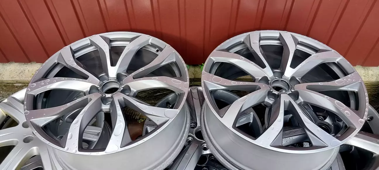 відреставровані (перефарбовані і проточені) диски