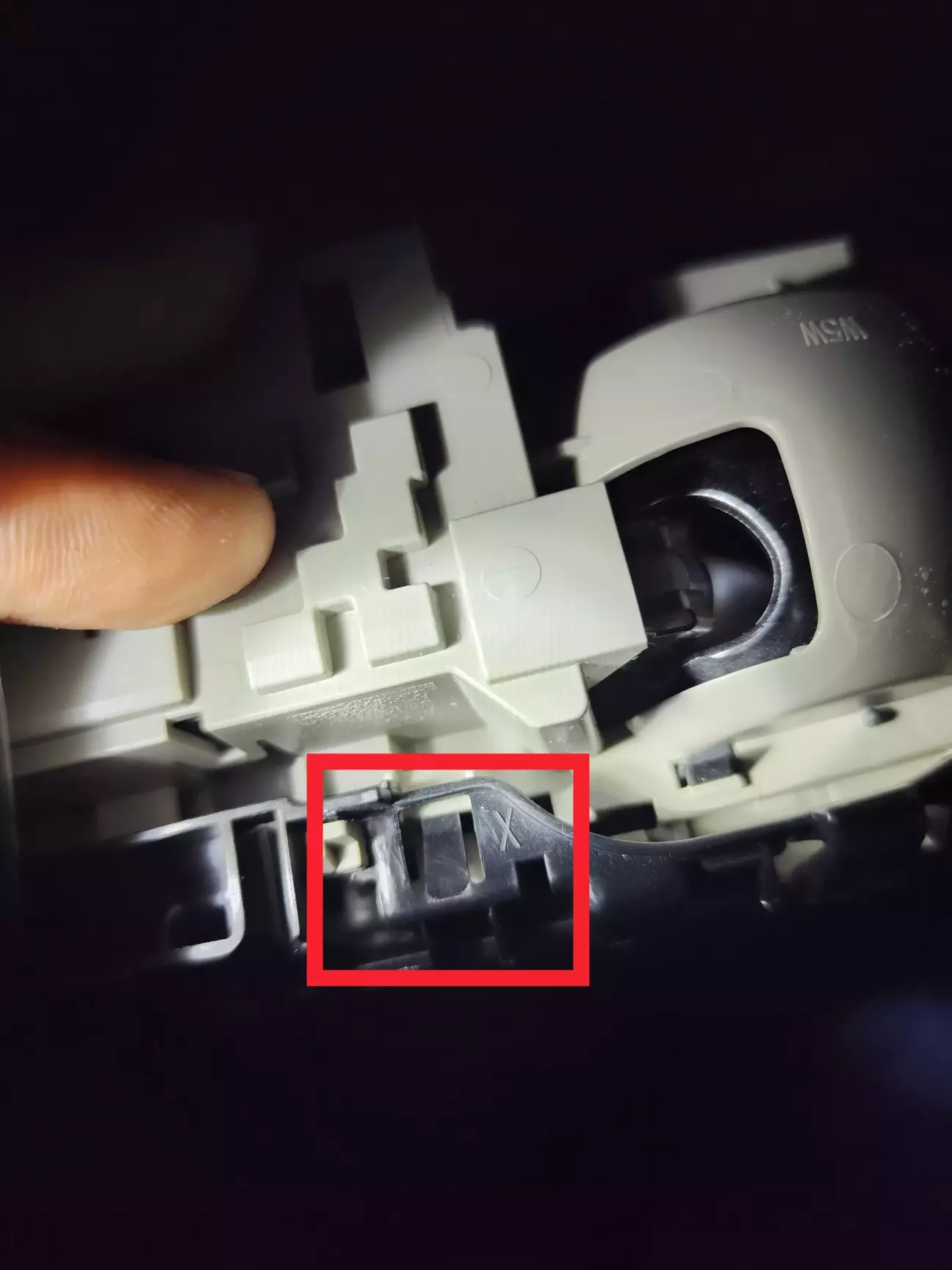 Місця зачіпок в зведеному/заблокованому стані