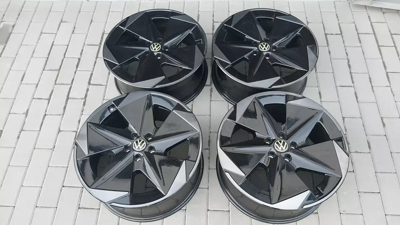 Різноширокі штатні диски ID. Unyx R20