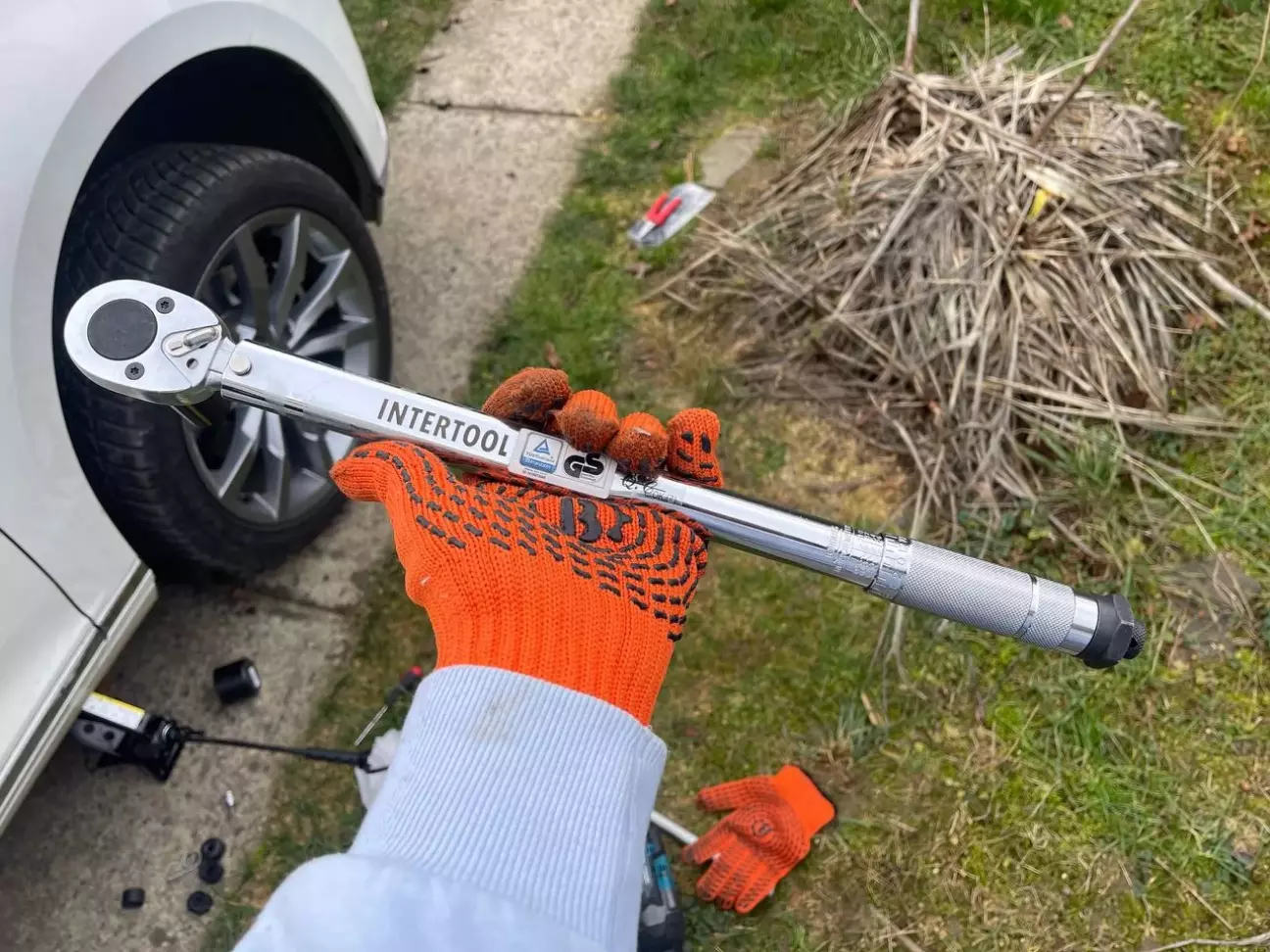 Динамометричний ключ від 28 до 210 HM