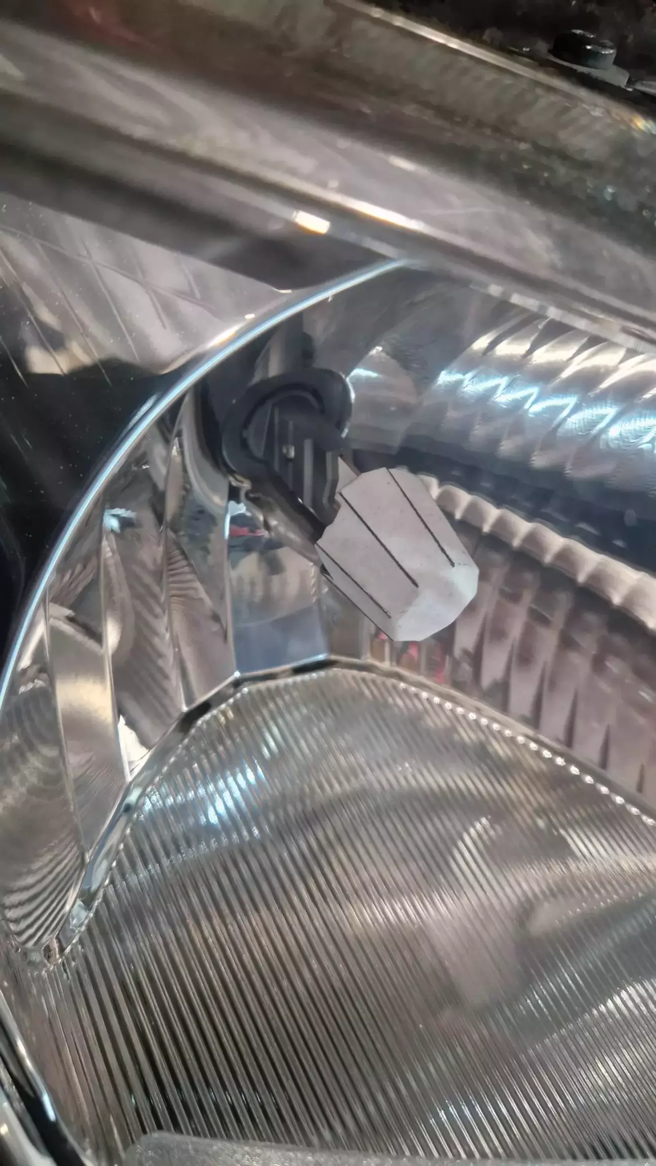 Лампа dawnknight d7 super mini h7 в фарі