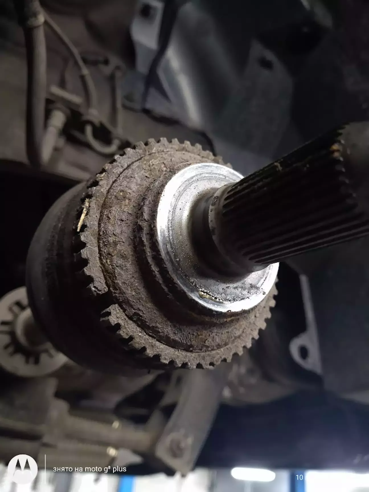 стан кільця жахливий і вже тріснуло