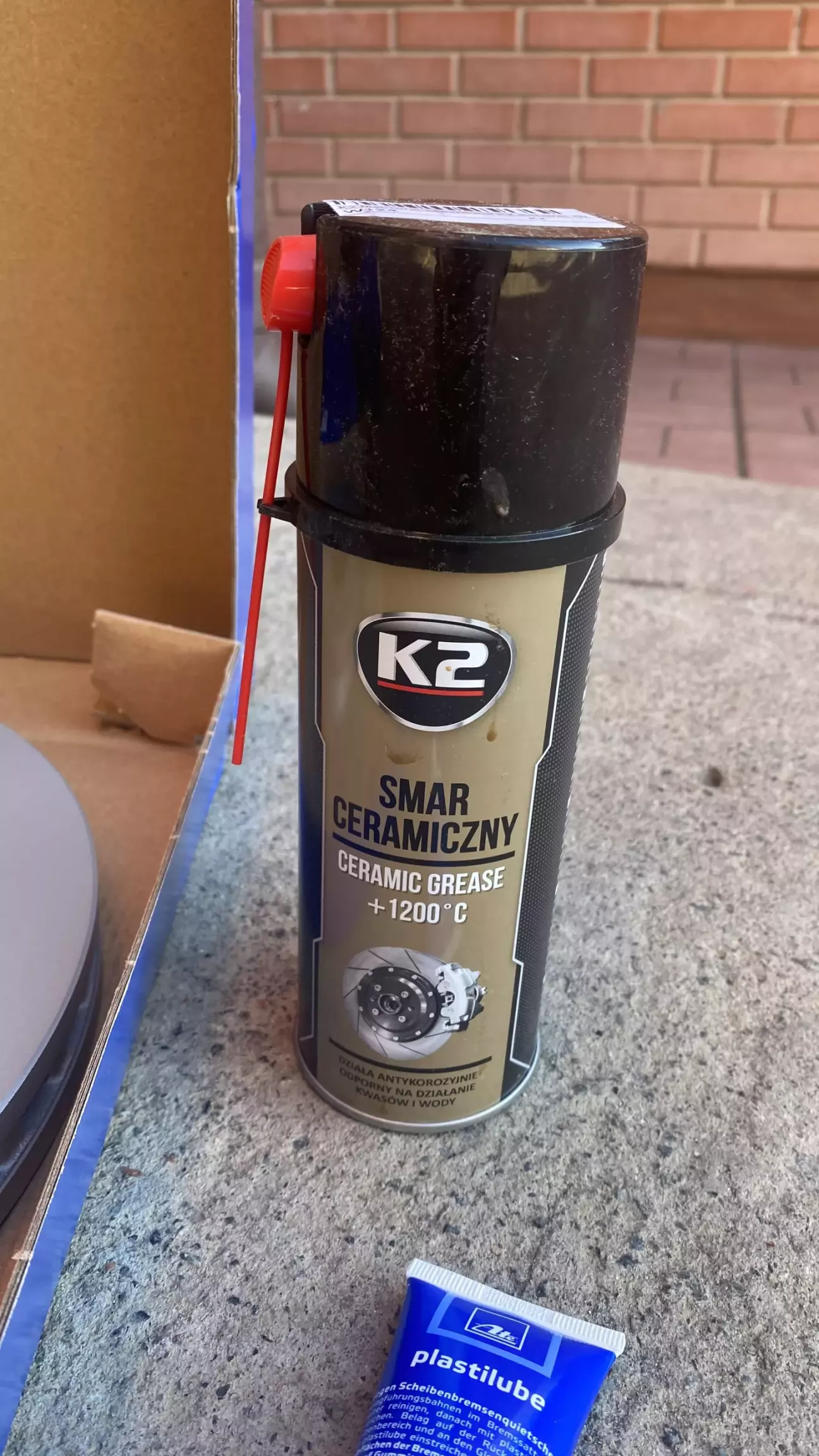 Керамічна змазка К2 для гальмівної системи.