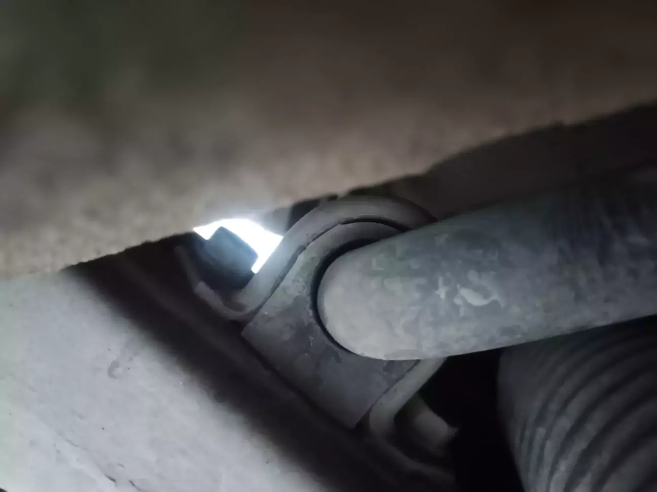 Зазор між стабілізотором та салентблоком