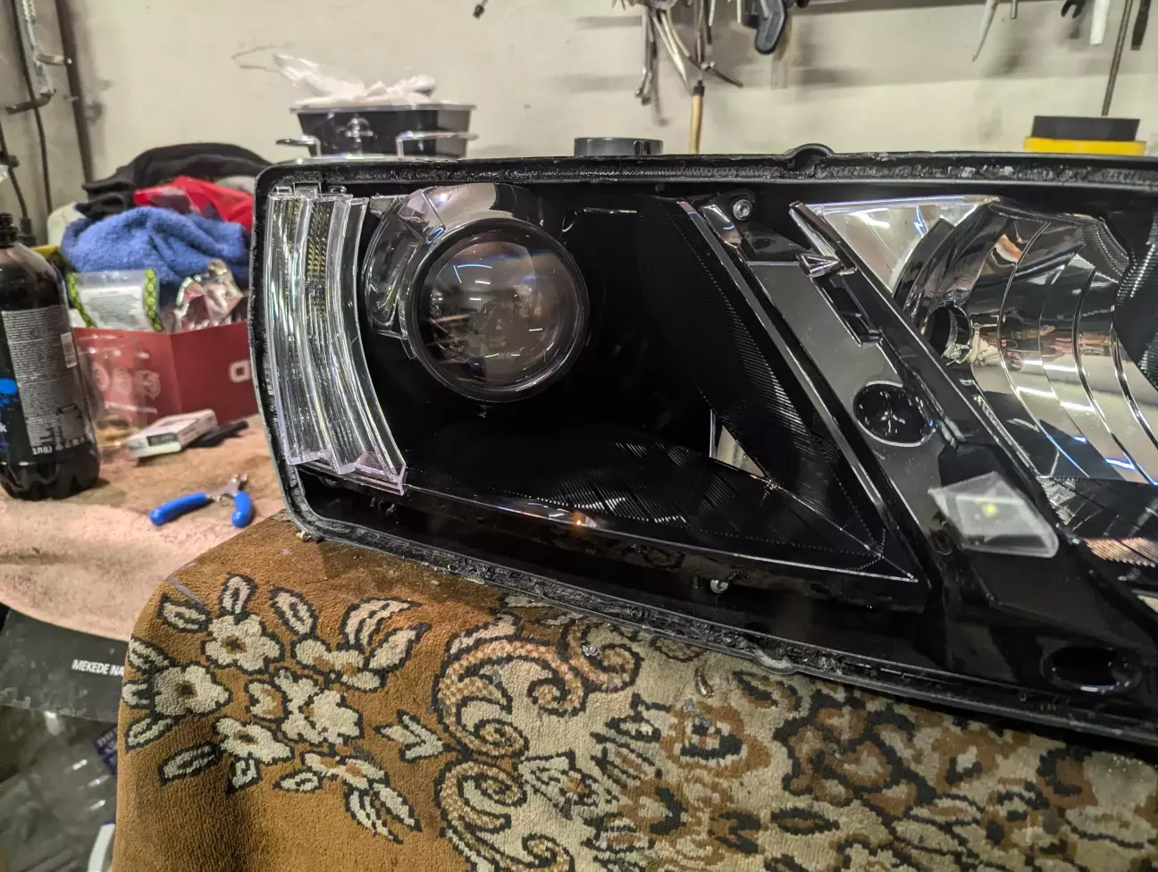 Намагання підібрати маску під лінзи