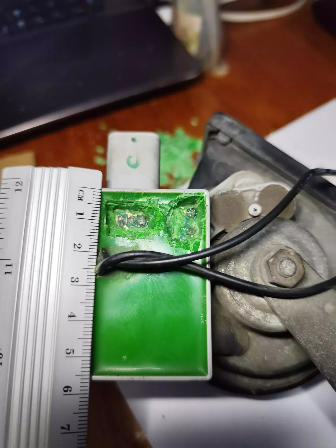 Місця де знаходяться контакти які потрібно пропаяти