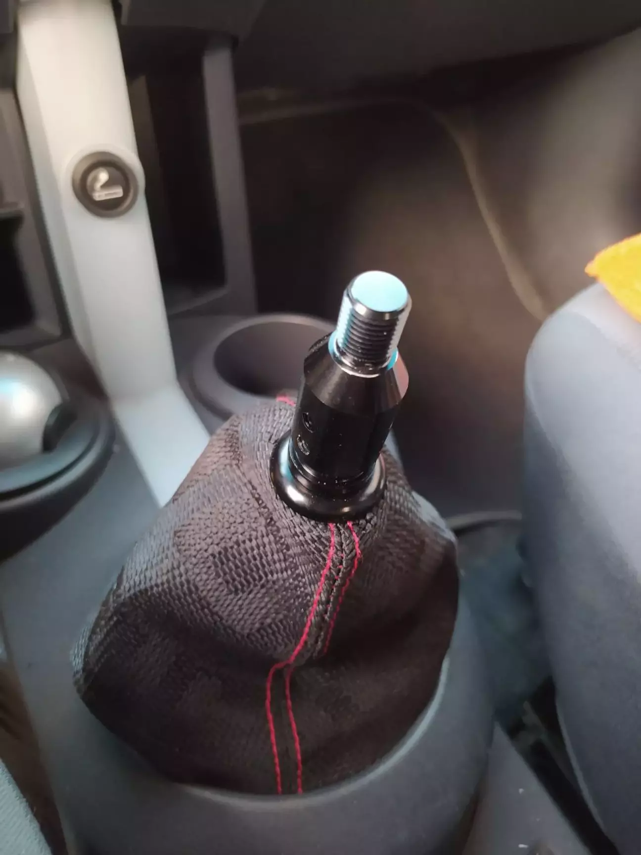 спочатку хотів заховати адаптер в кожух, але різьба для цього виявилась закороткою :(