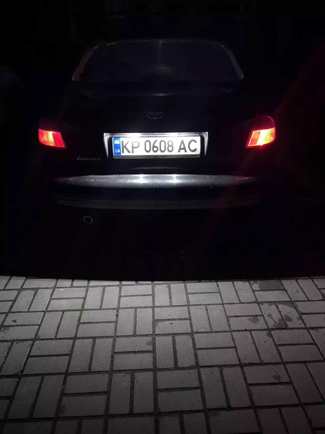 Світло після встановлення нових ламп