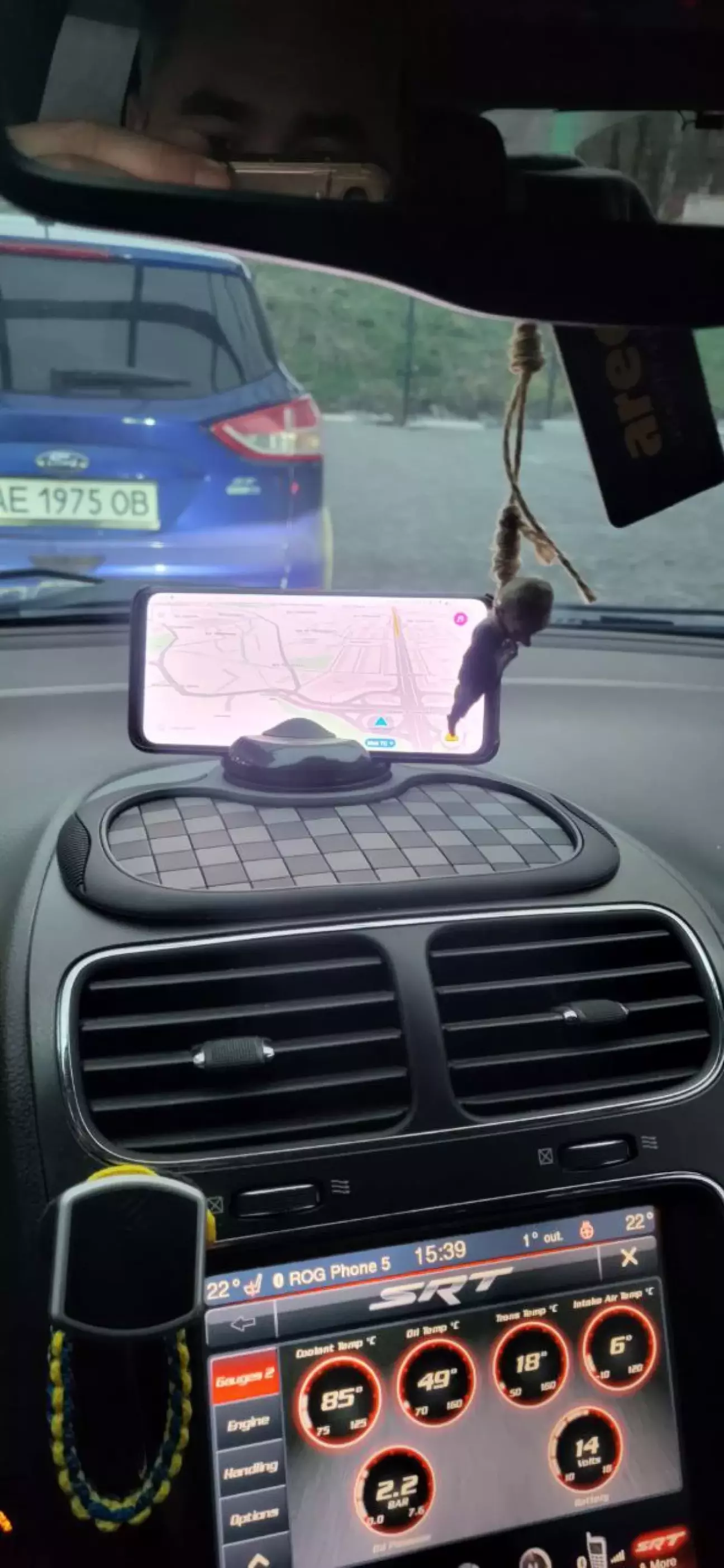 Таке враження, що у комплектації авто шла :)