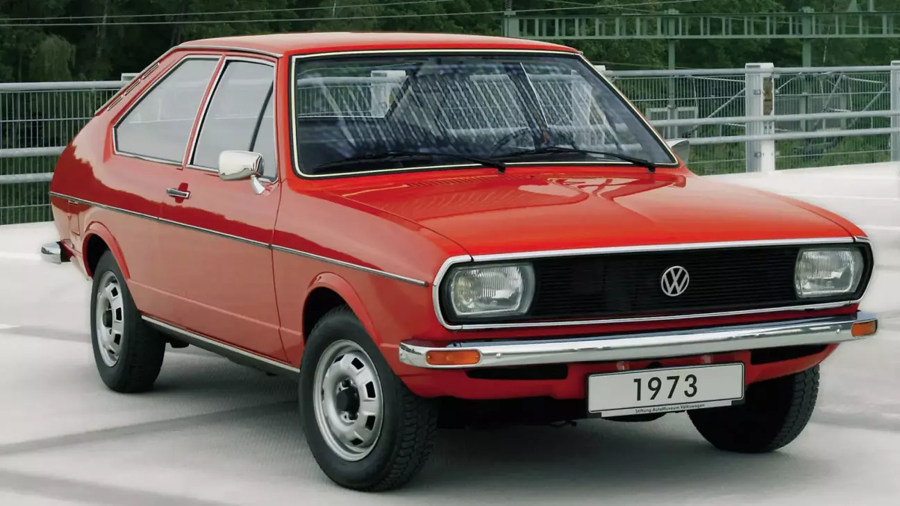 Середня комплектація LS Volkswagen Passat B1