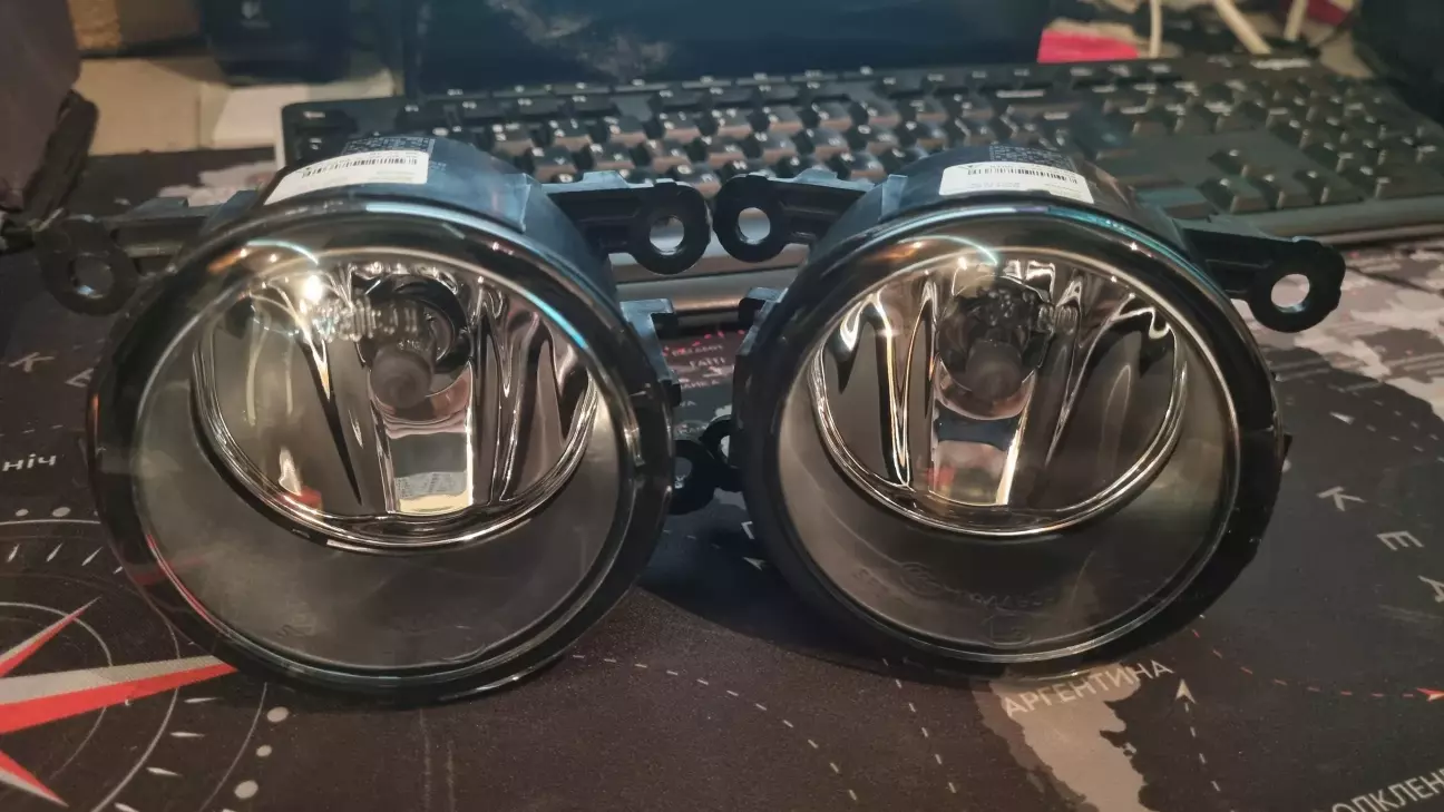 Оригінал Валео, галогенні скляні протитуманки по 55 Вт